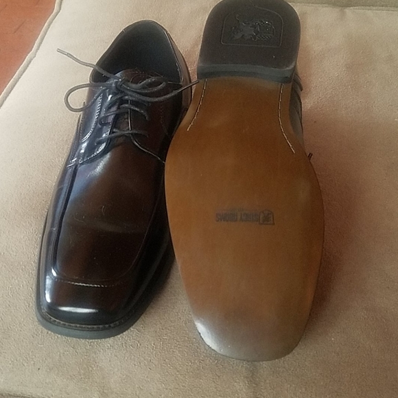 Shoes - Picture 3 of 4